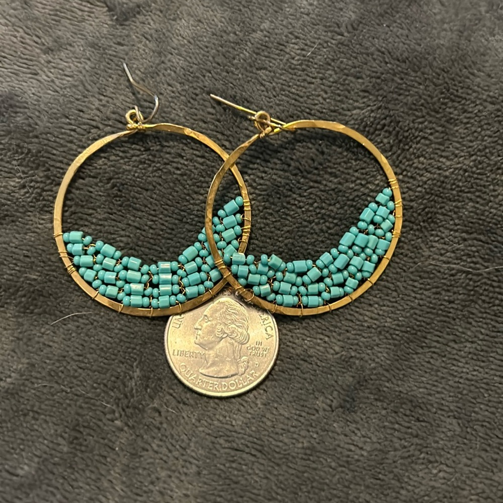 Circle earrings with turquoise beads